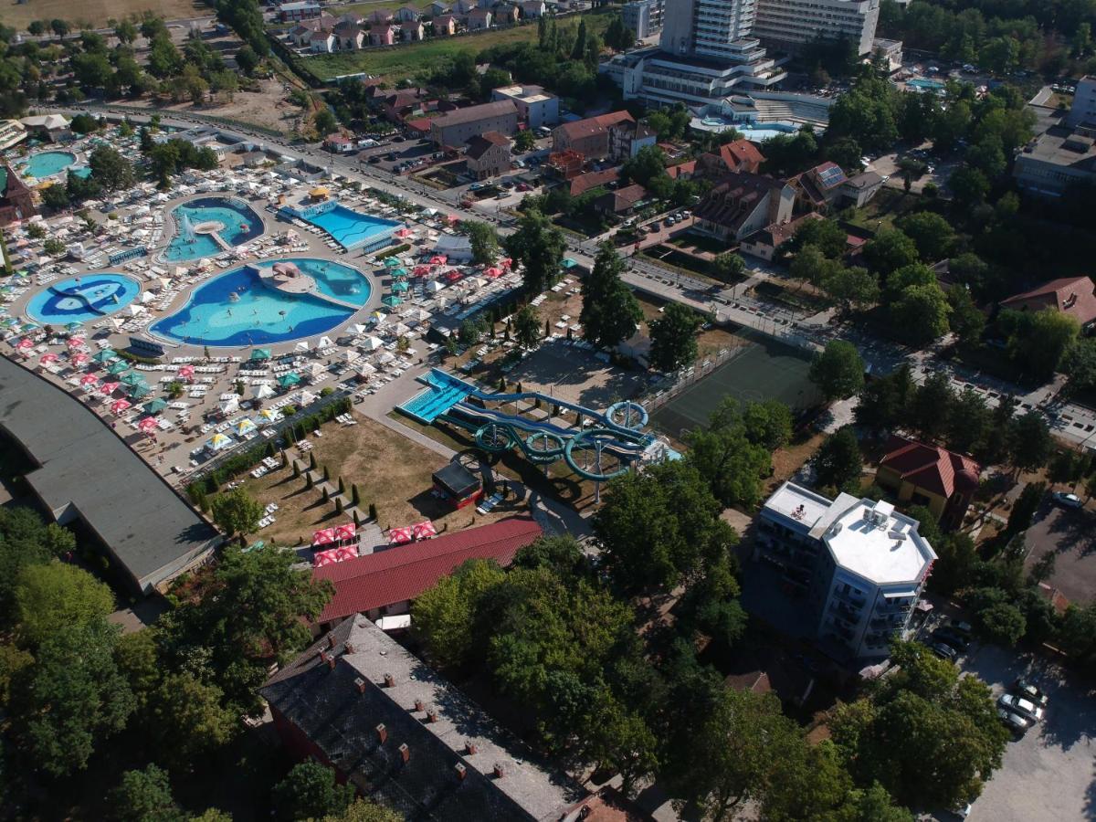 Octogon Hotel Băile Felix Exterior photo